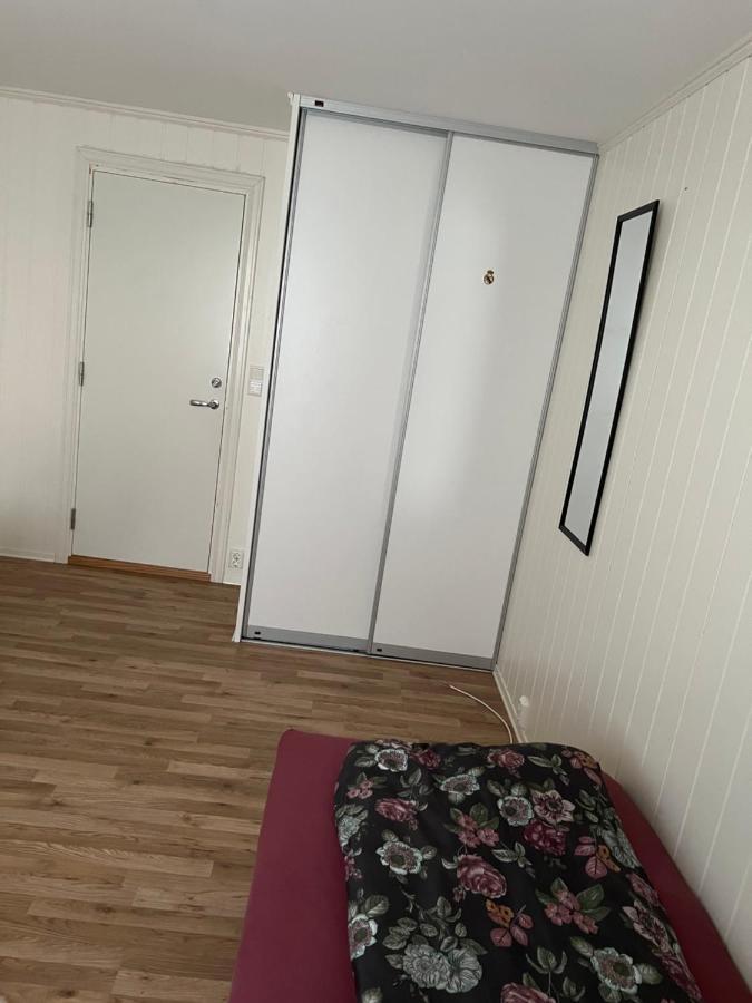 Bedroom In City Centre, No Shower Available Ålesund Exteriör bild