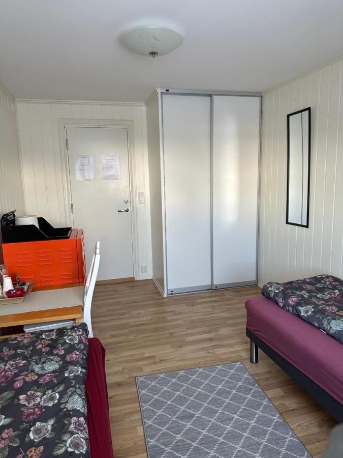 Bedroom In City Centre, No Shower Available Ålesund Exteriör bild